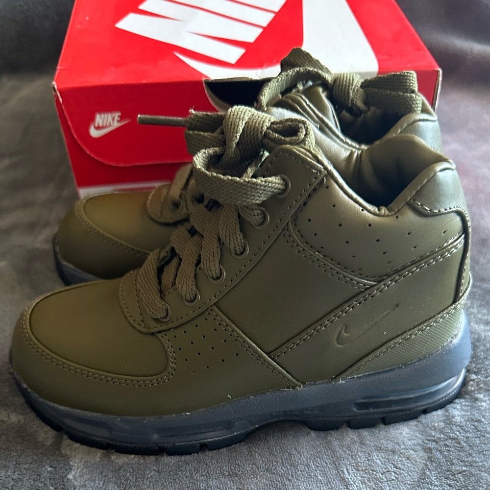 Brand New Nike ACG Air Max Goadome boots